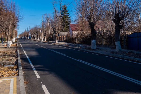 У Сокирянах завершують ремонт дороги до кордону з Молдовою (ФОТО)