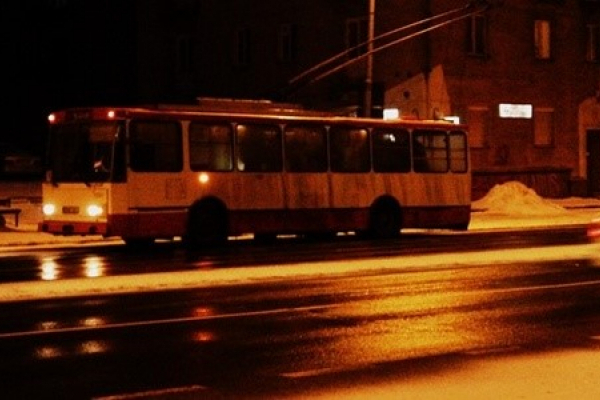 Від завтра тролейбуси у Чернівцях курсуватимуть до 9-ї вечора (ГРАФІК)