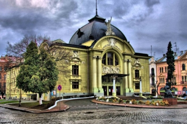 Чернівецький муздрамтеатр імені Ольги Кобилянської відновлює показ своїх вистав