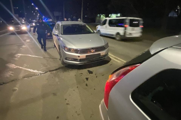 Три автівки зіткнулися на Південно-Кільцевій у Чернівцях (ФОТО)