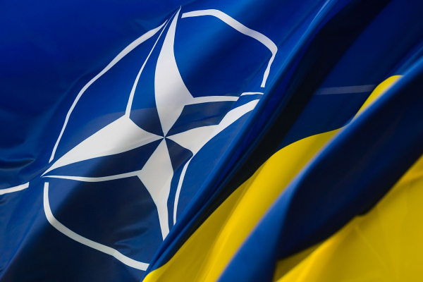 NATO продовжать постачати зброю Україні