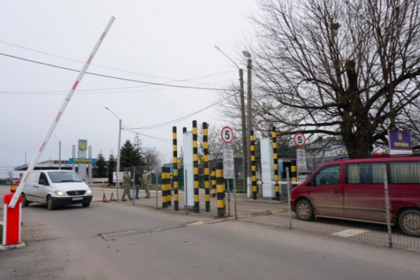 Черги на західних кордонах України майже зникли
