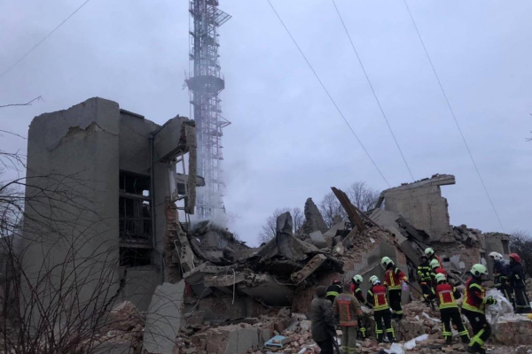 На Рівненщині після обстрілу було пошкоджено будівлю з військовими