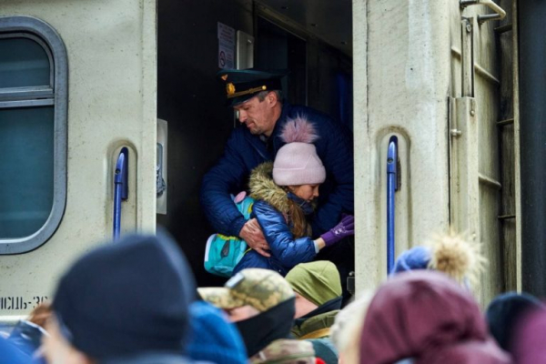 Евакуаційний потяг зі Слов'янська вирушить до Чернівців