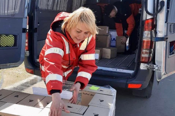 Із Гуманітарного штабу Буковини за день відправили медикаменти до восьми міст (ФОТО)