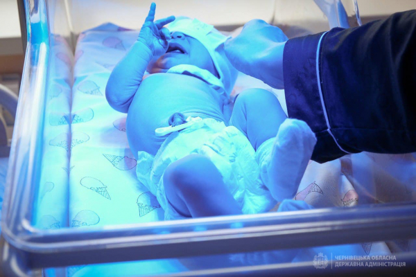 У Чернівецькій обласній дитячій лікарні знаходяться дві дівчинки-китайки, народжені сурогатними мамами