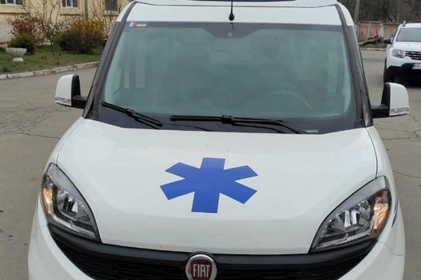 Буковина отримала від Франції сучасне авто швидкої допомоги (ФОТО)