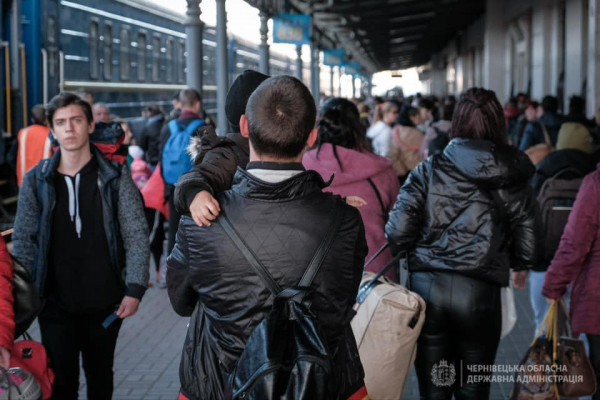 Майже 300 переселенців у Чернівецькій області позбавились допомоги на проживання: чому
