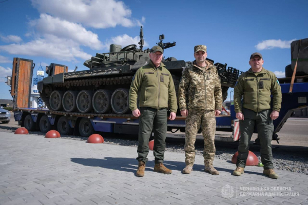 Бійці тероборони з Буковини здобули російський танк (ФОТО)
