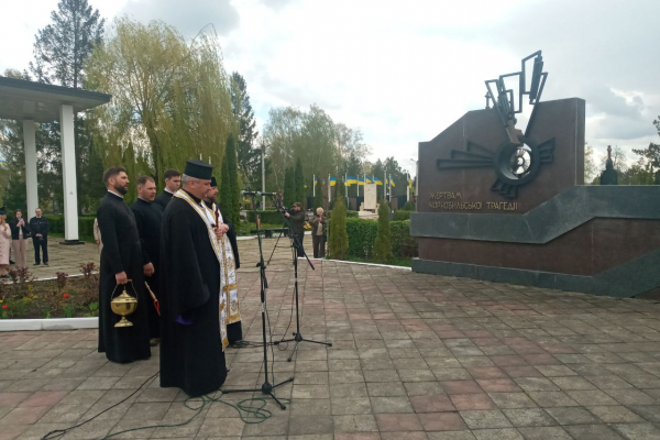 У Чернівцях вшанували пам'ять ліквідаторів Чорнобильської катастрофи