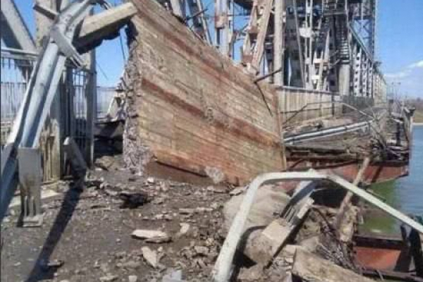 Ракетою пошкоджено міст на Одещині. Також стало відомо про загибель молодого подружжя в Одесі (ФОТО, ВІДЕО)