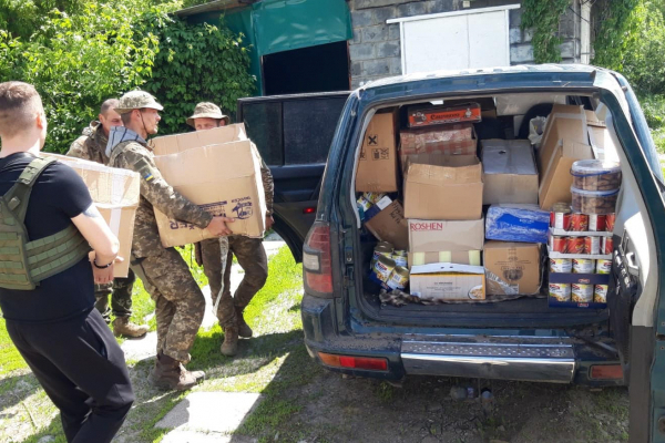 Жителі Недобоївської громади доставили гуманітарну допомогу на передову