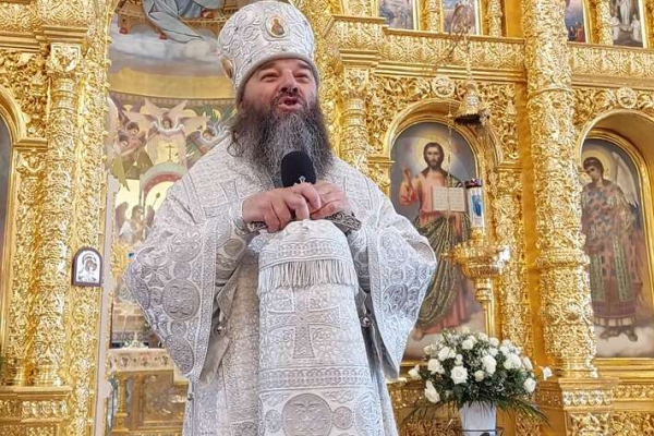 Митрополит МП Михайло Жар під час проповіді у Банченах 