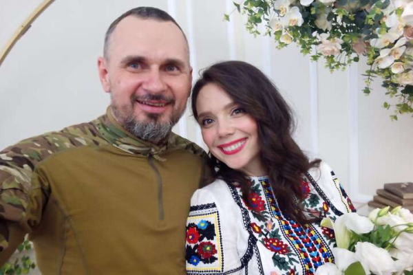 Олег Сенцов одружився з випускницею чернівецького університету (ФОТО)