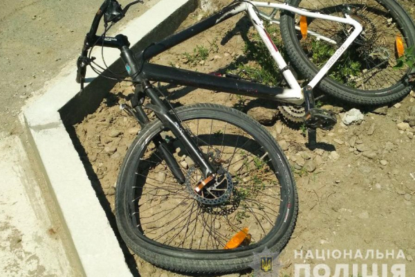 Велосипедист отримав перелом стегна внаслідок ДТП у Коровії (ФОТО)