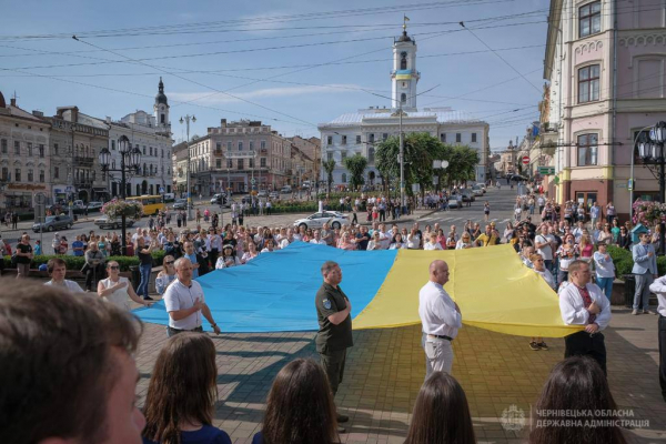 У Чернівцях День Української Державності відзначили із перформансом (ФОТО)