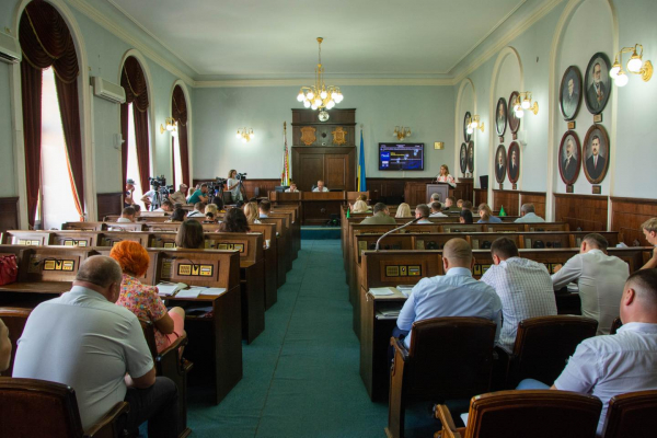 Які важливі питання вирішуватимуть сьогодні депутати на сесії Чернівецької міськради