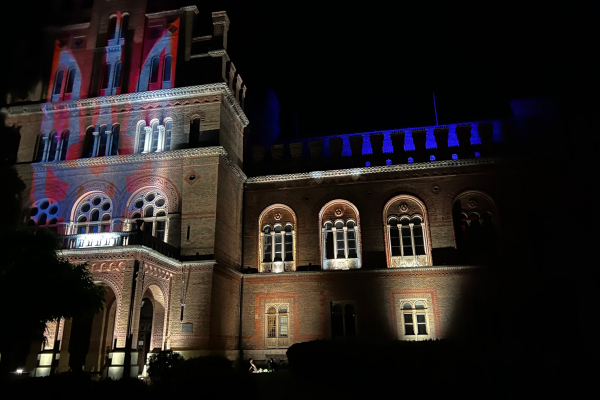 Чернівецький університет не тільки заграє всіма барвами, а й розповість історії (ФОТО, ВІДЕО)