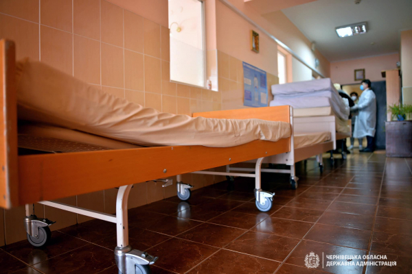 Дитяча лікарня у Чернівцях отримала меблі та реабілітаційне обладнання зі Швабії (ФОТО)