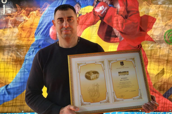 Буковинець став Заслуженим тренером України з універсального бою і отримав подяку від голови ВРУ (ФОТО)