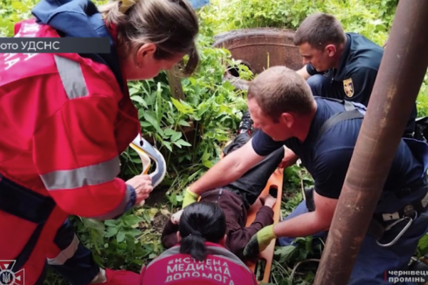 На Буковині 9 річний хлопчик впав у каналізаційний колодязь