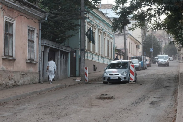 У Чернівцях розірвали договір з підрядником, який ремонтував вулицю Вірменську