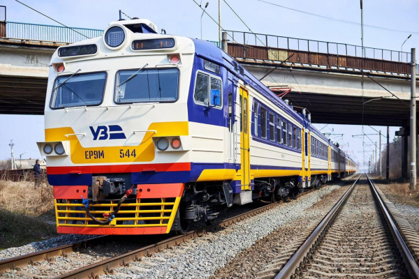 Чернівці матимуть залізничне сполучення з Варшавою: потяг запустили у тестовому режимі