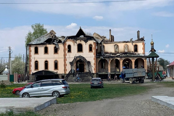 Монаха московського партріархатк, який спалив церкву УПЦ у громаді на Буковині, засудили до 5,5 років тюрми