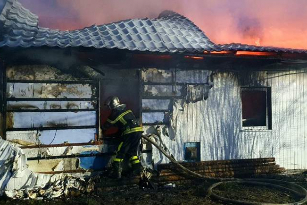 На Буковині під час пожежі стався нещасний випадок 