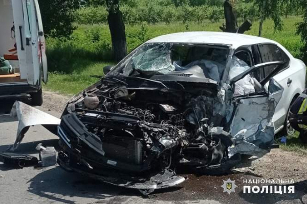 На трасі Чернівці – Тернопіль в масштабній ДТП з вантажівкою загинув водій легкового авто
