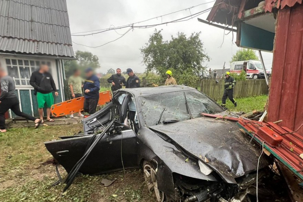 На Буковині неповнолітнього водія, який, ймовірно, вчинив смертельне ДТП, взяли під варту
