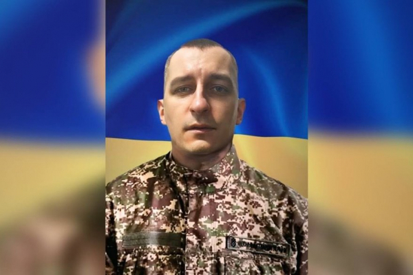 У Чернівцях прощаються з військовим Олександром Докукіним