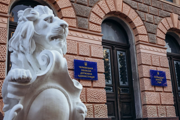 Політичні ігри у час війни: фракція «Народний контроль» закликала голову Чернівецької облради Бойка скласти повноваження