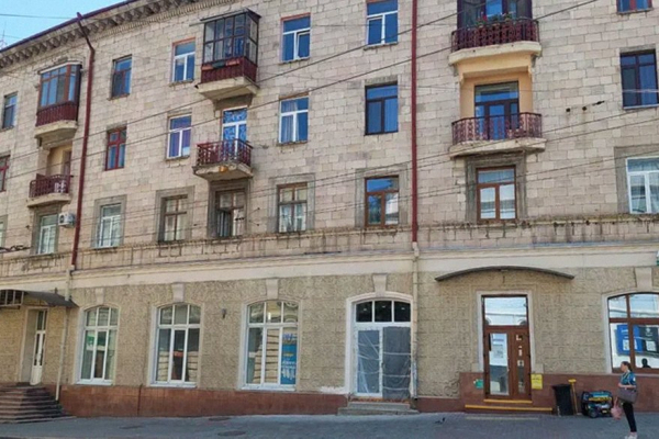 Підприємець достроково відмовився від оренди приміщення в центрі Чернівців