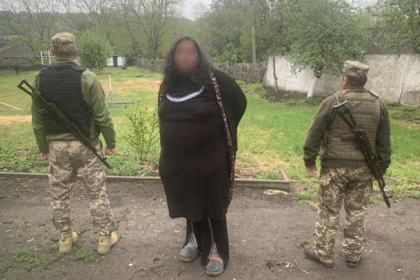 На Буковині затримали чоловіка, який хотів втекти за кордон у жіночому одязі